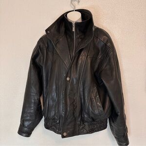Beautiful vintage Wilson Leather Boxy Black Bomber Jacket Men’s Large